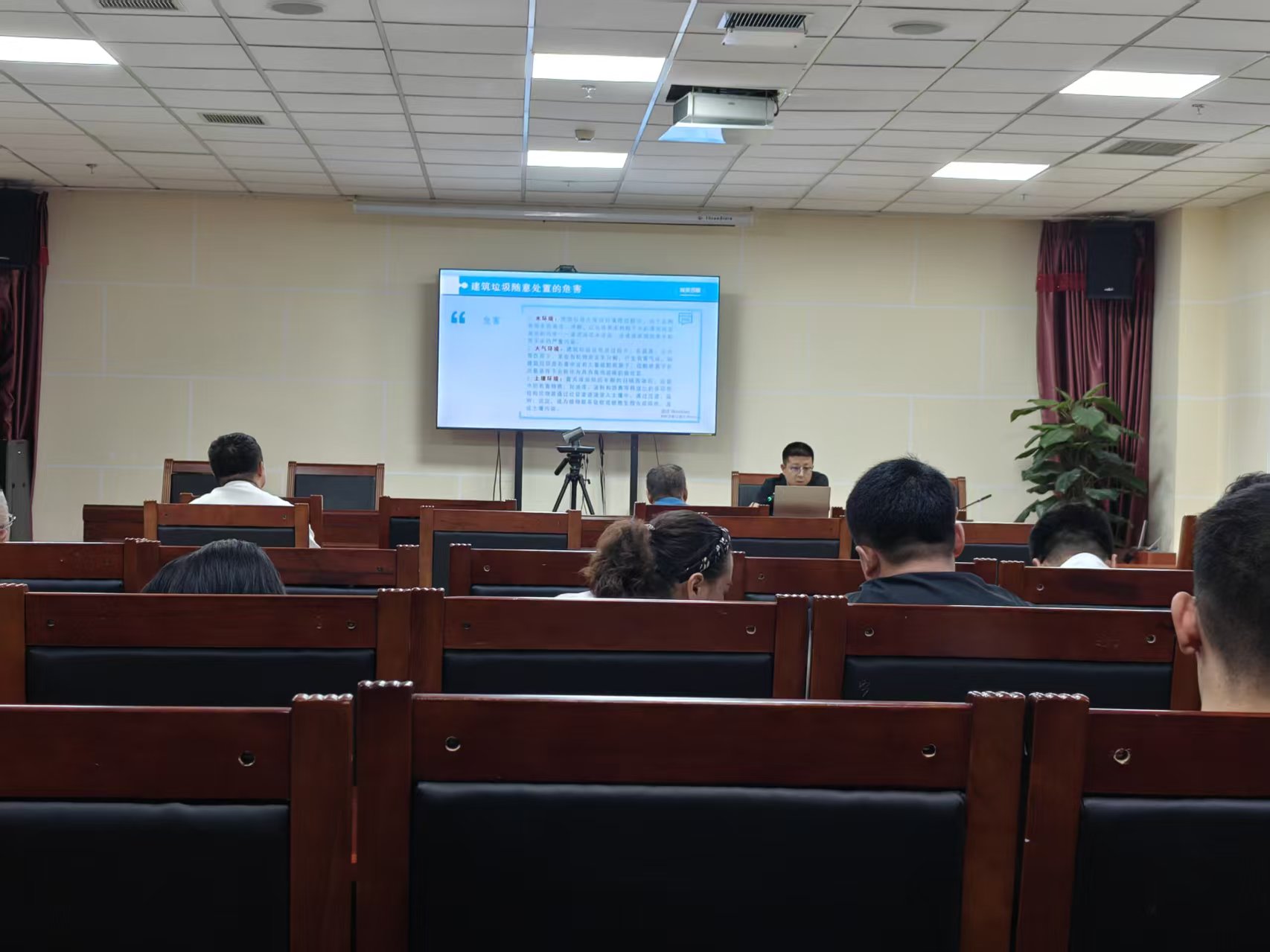 盟住建局组织开展“党建引领干部素质提升大讲堂”活动（第二期）